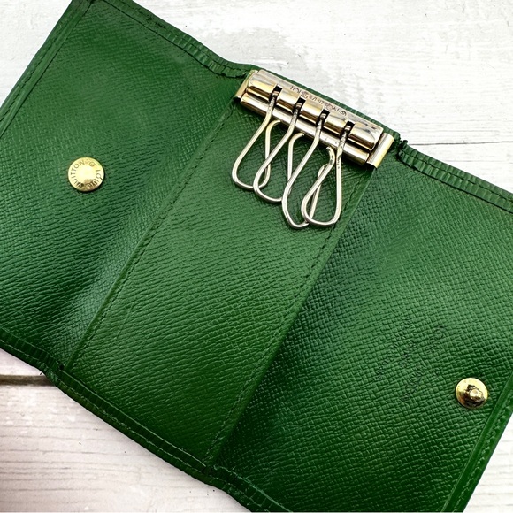 AUTHENTIC Louis Vuitton key holder. Green. - Picture 2 of 15